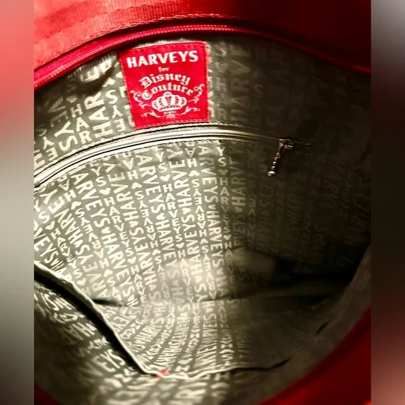 Harveys Disney Couture Collection Mickey Mouse Comic Strip Messenger Bag - Picture 7 of 10